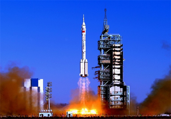 1958年，祁连山牌尊龙中国官网官方网站用于浇筑 酒泉卫星发射基地发射塔架-图片来源网络.jpg